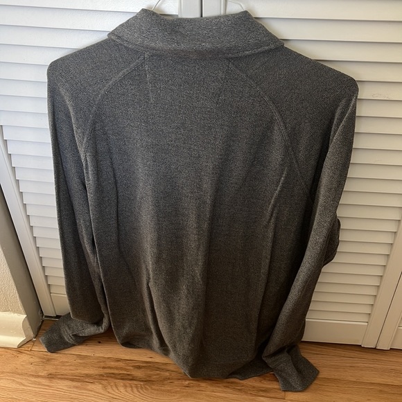 Banana republic gray sweater - Picture 2 of 2